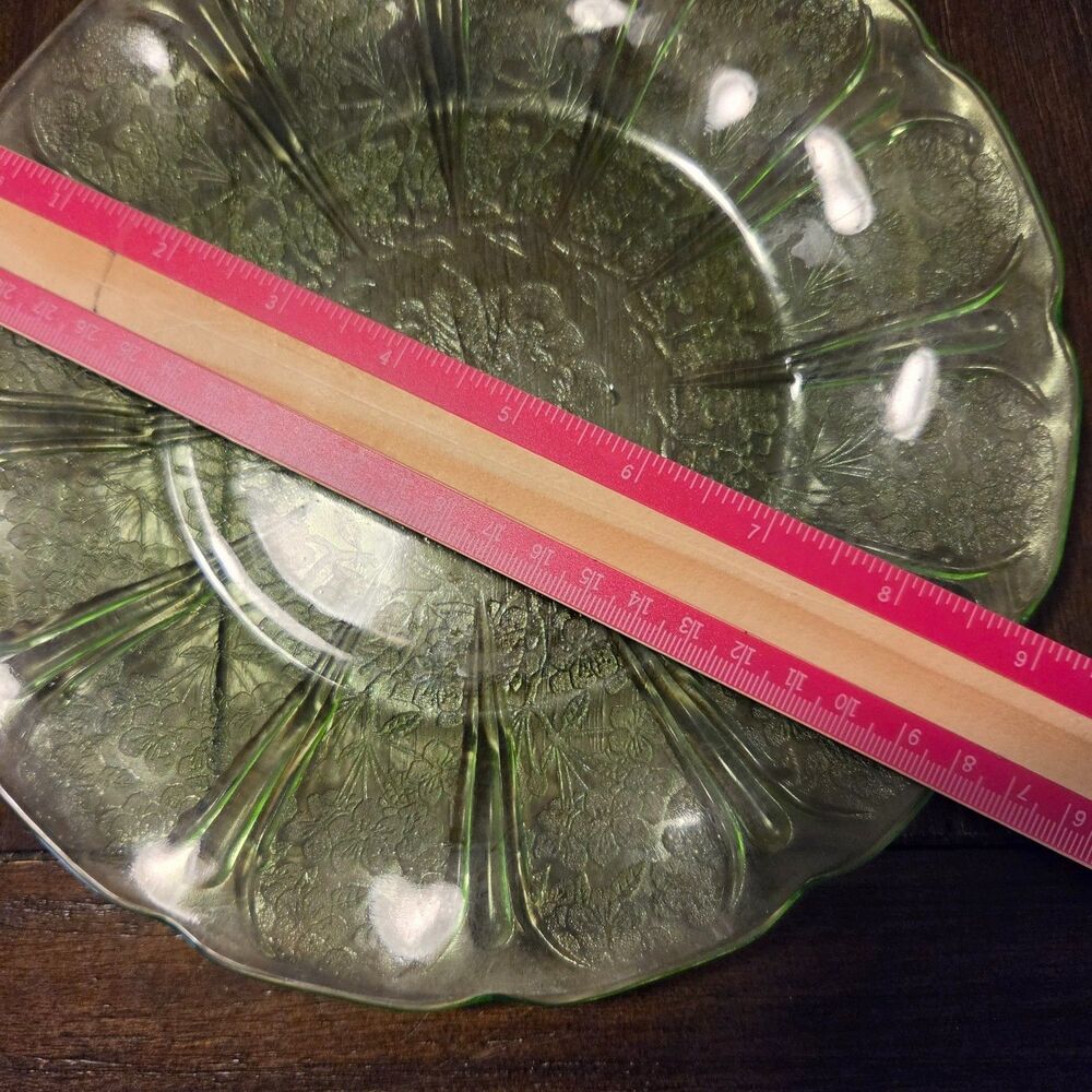 Vintage Jeannette Cherry Blossom Green Uranium Depression Glass 9" Plates Set 2 - Picture 9 of 9